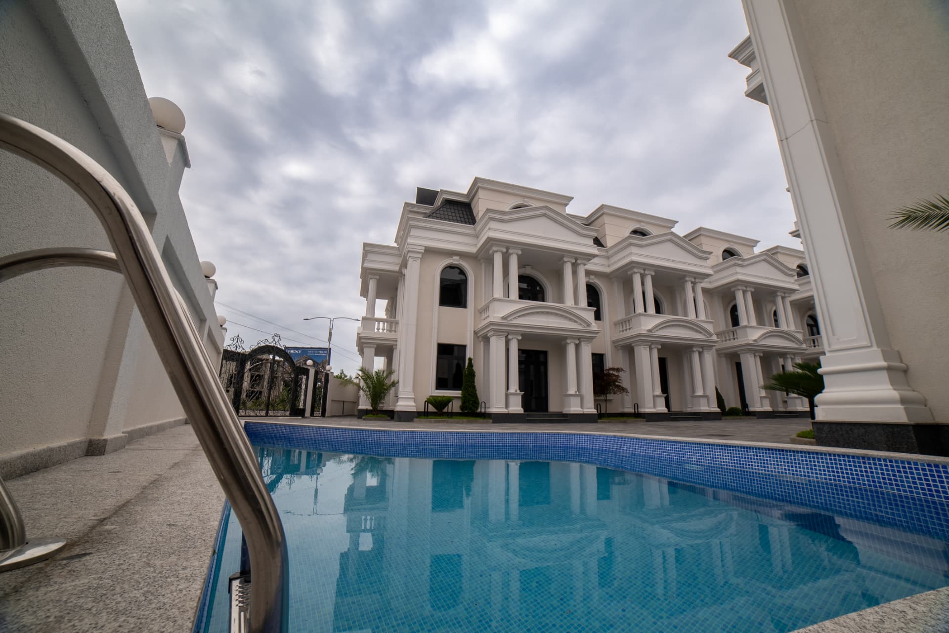 BATUMI VILLAS — 1/5